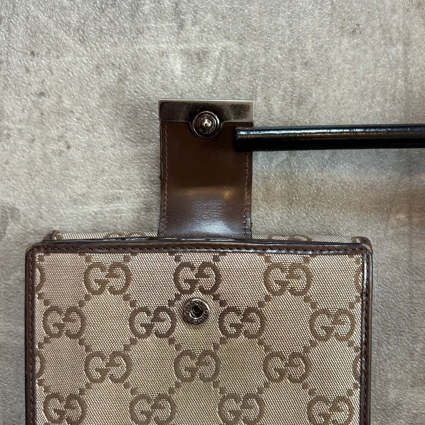 Vintage Gucci GG Monogram Canvas Wallet mit Metallverschluss